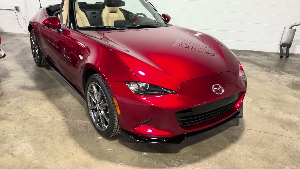 2019 Mazda MX-5 Miata Grand Touring 6 Speed Walkaround & Startup