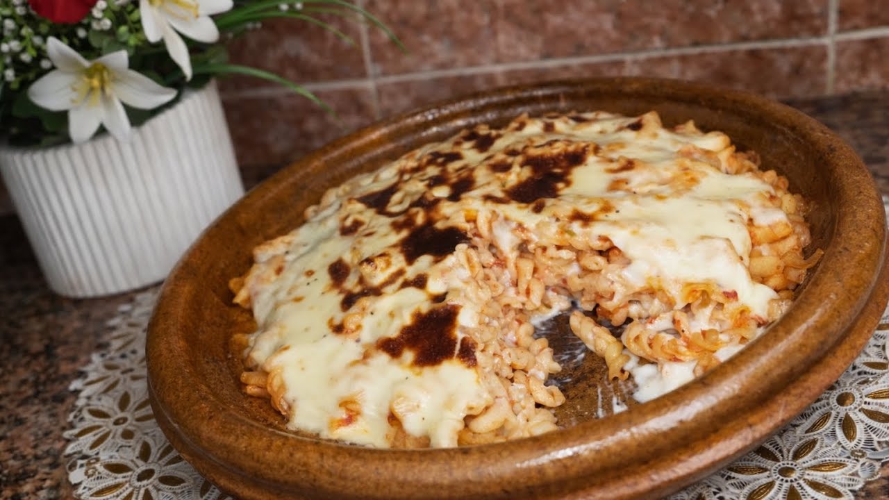أسهل وصفة لوجبة العشاء حضريها بسرعة نحتاج فقط  معكرونة 🍝 حليب🥛 طماطم🍅 👌🥰 
