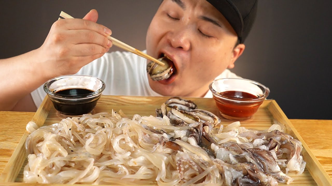 식감이 일품인 오징어회와 전복회 먹방~!! 리얼사운드  ASMR social eating Mukbang(Eating Show)