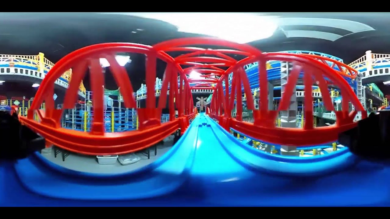【360度動画】まるでプラレールに乗ってるみたい！Journey on a giant toy railway track (360 Video)