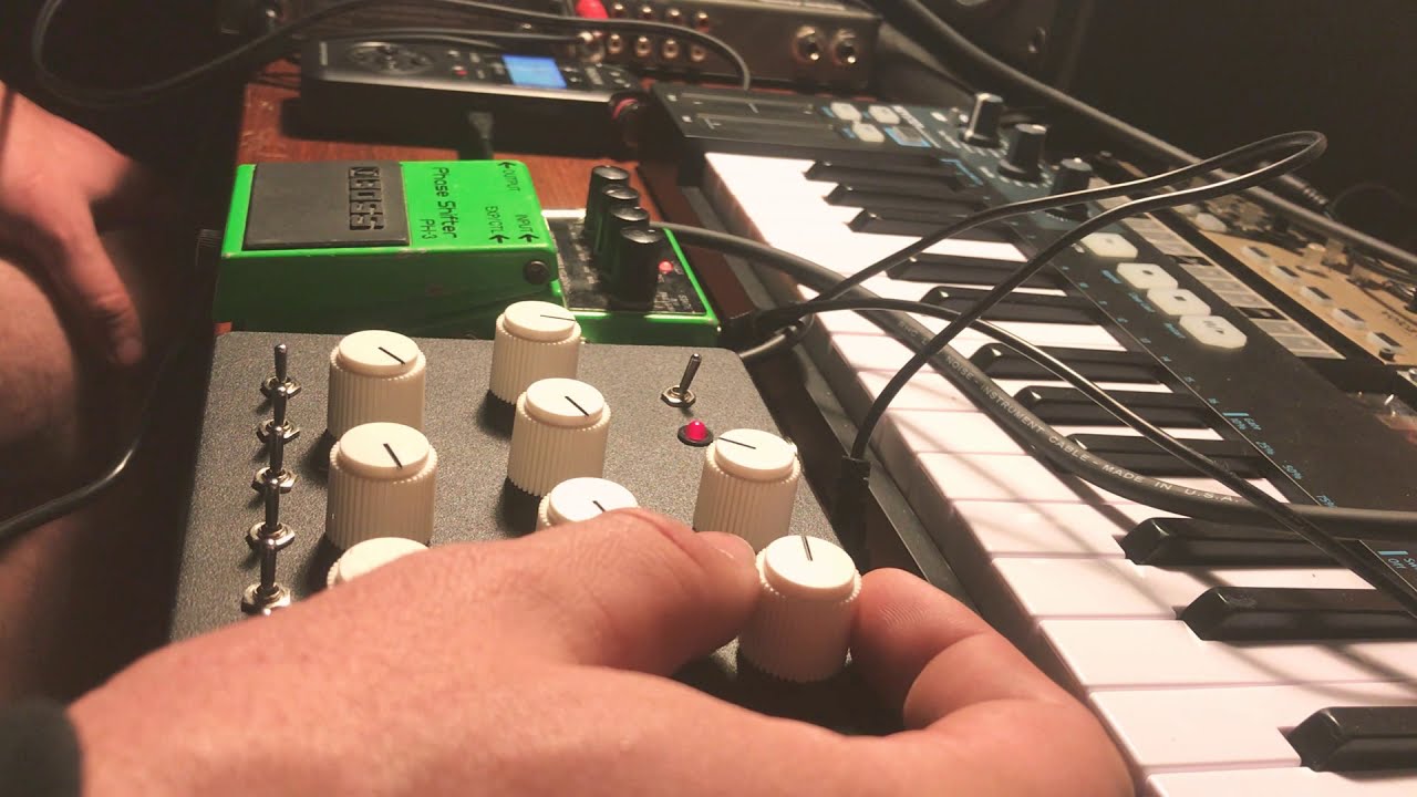 Rucci Maximal Drone Synthesizer + Boss PH-3 minimal sound design