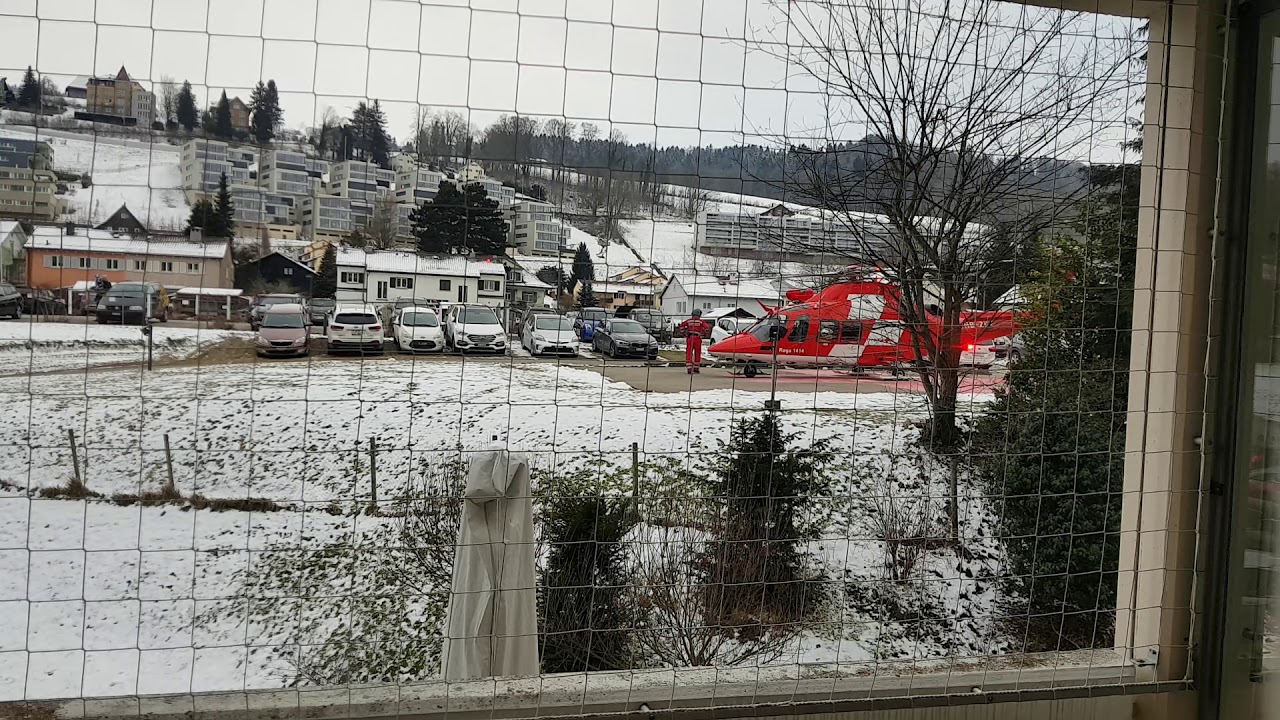 REGA Heli startet am Kispi St. Gallen