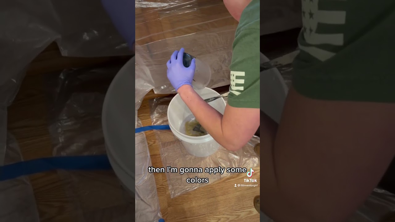 Transform your countertops less than $200? Check out DIY epoxy countertops! #epoxycountertops