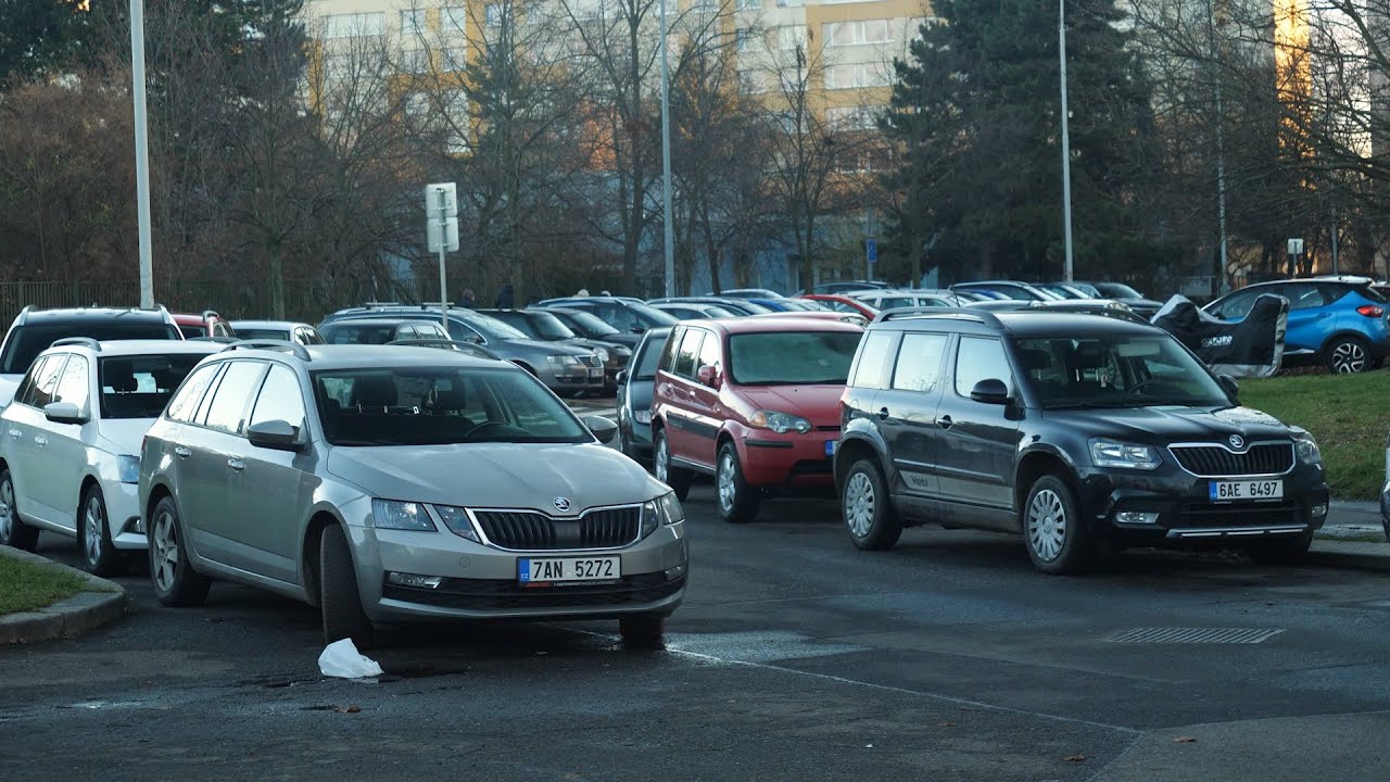 Parkování na pražském Jižním Městě je katastrofální, v plánu je parkovací dům | Publicistika
