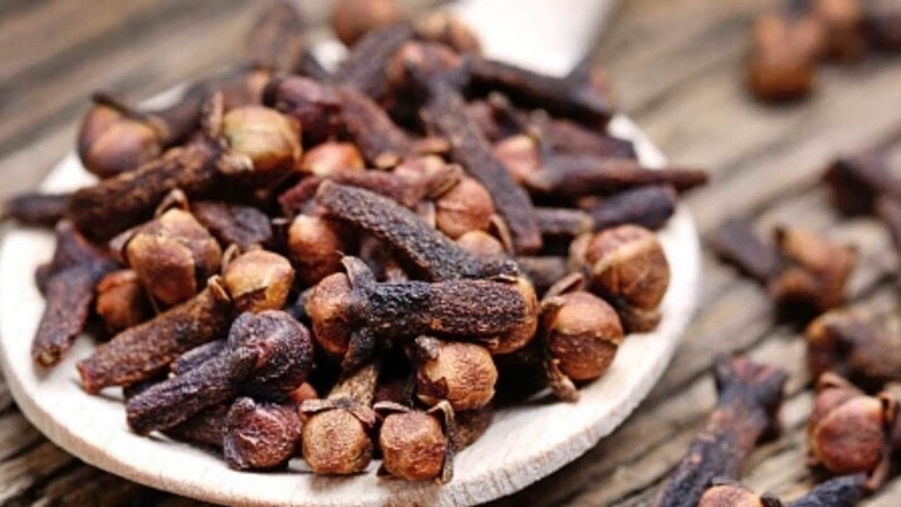 How To Treat Stomach Ulcers With Cloves! 