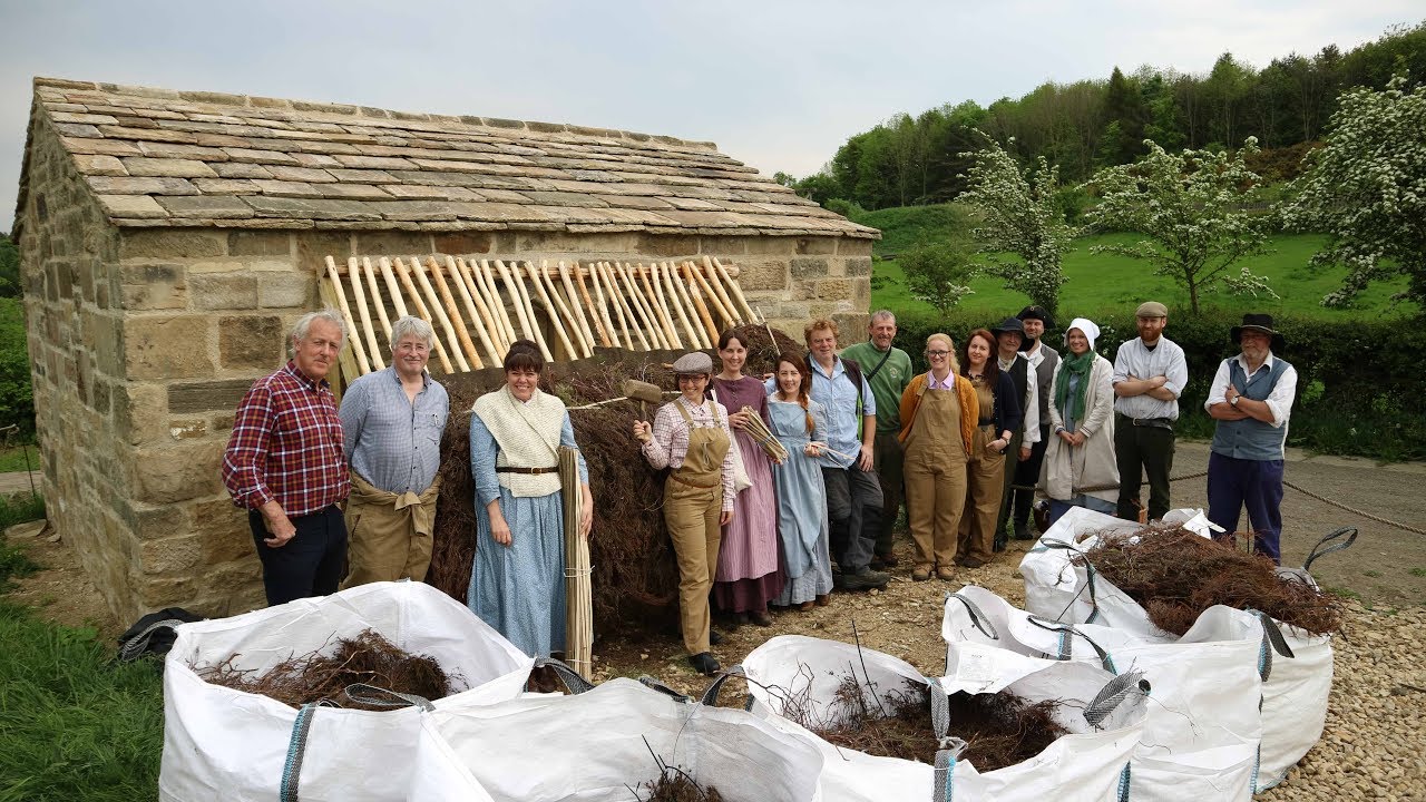 Joe the Quilter's cottage - heather thatching