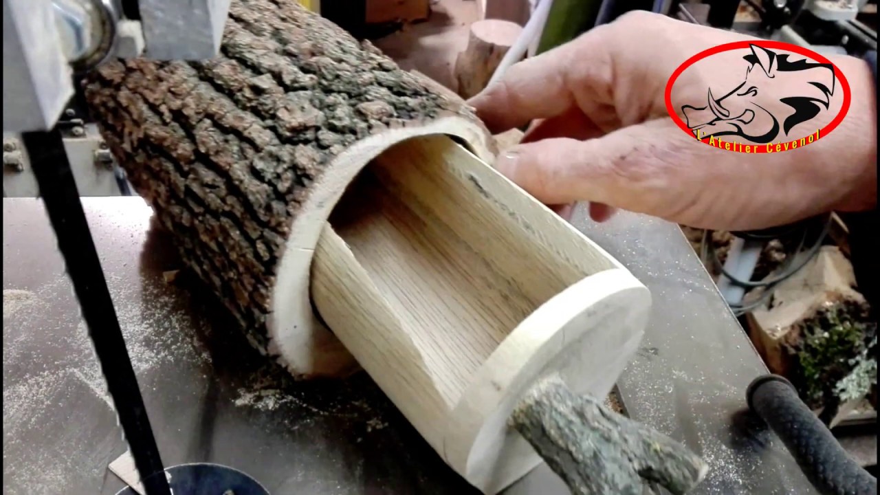 #98 - Log Bandsaw Box / Boîte à la scie à ruban dans une bûche