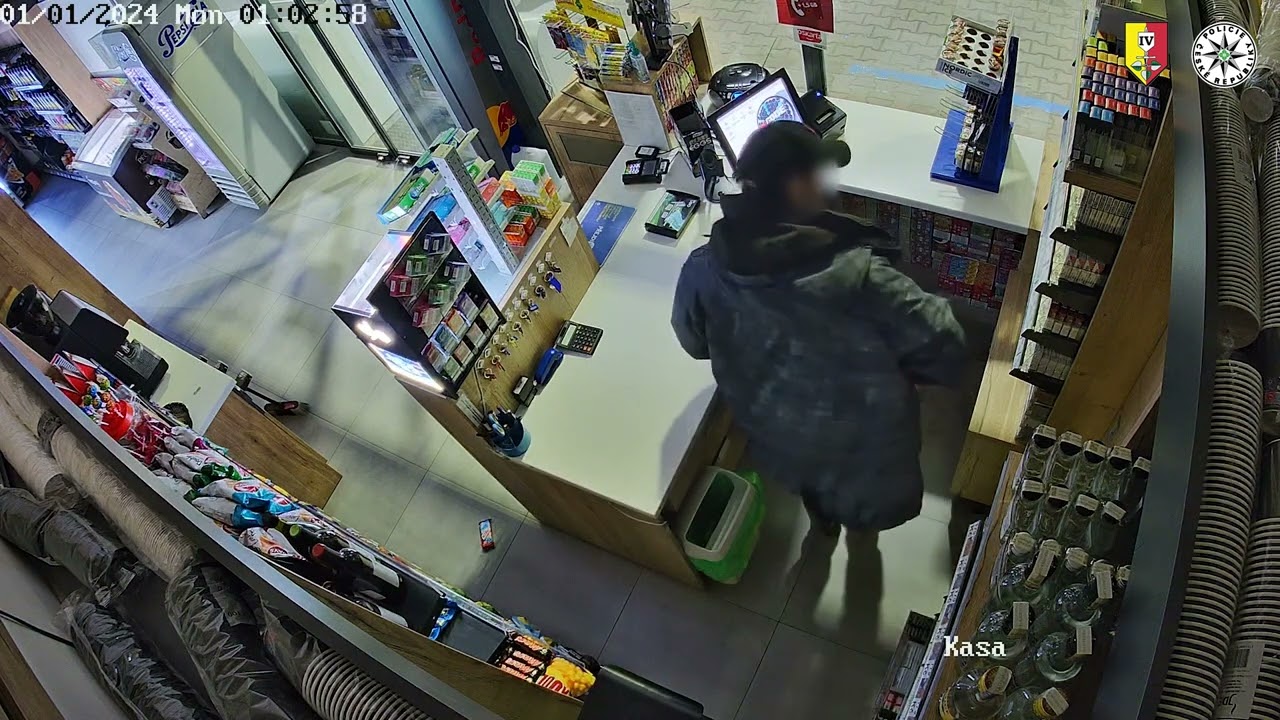PO VLOUPÁNÍ DO BENZÍNKY SI UVAŘIL KAFE