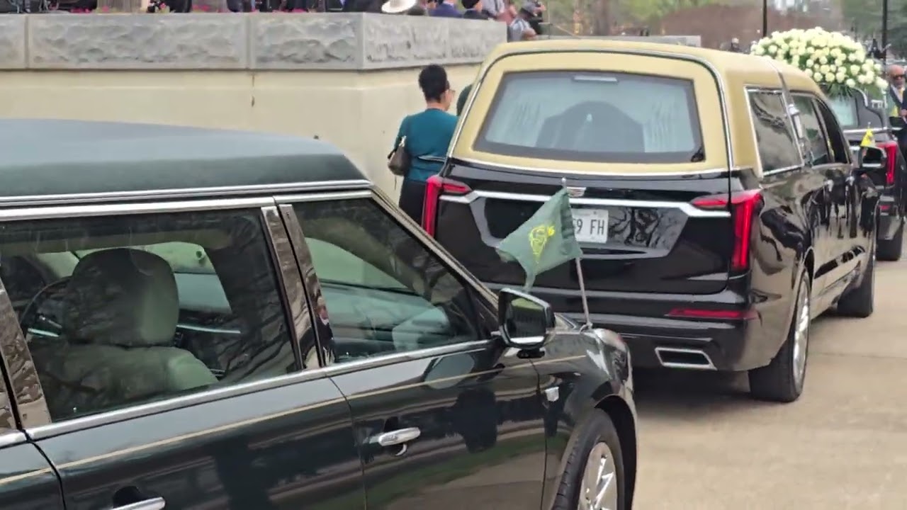“Jesse Jackson Funeral Procession Draws Thousands to South Carolina State House” #jessejackson