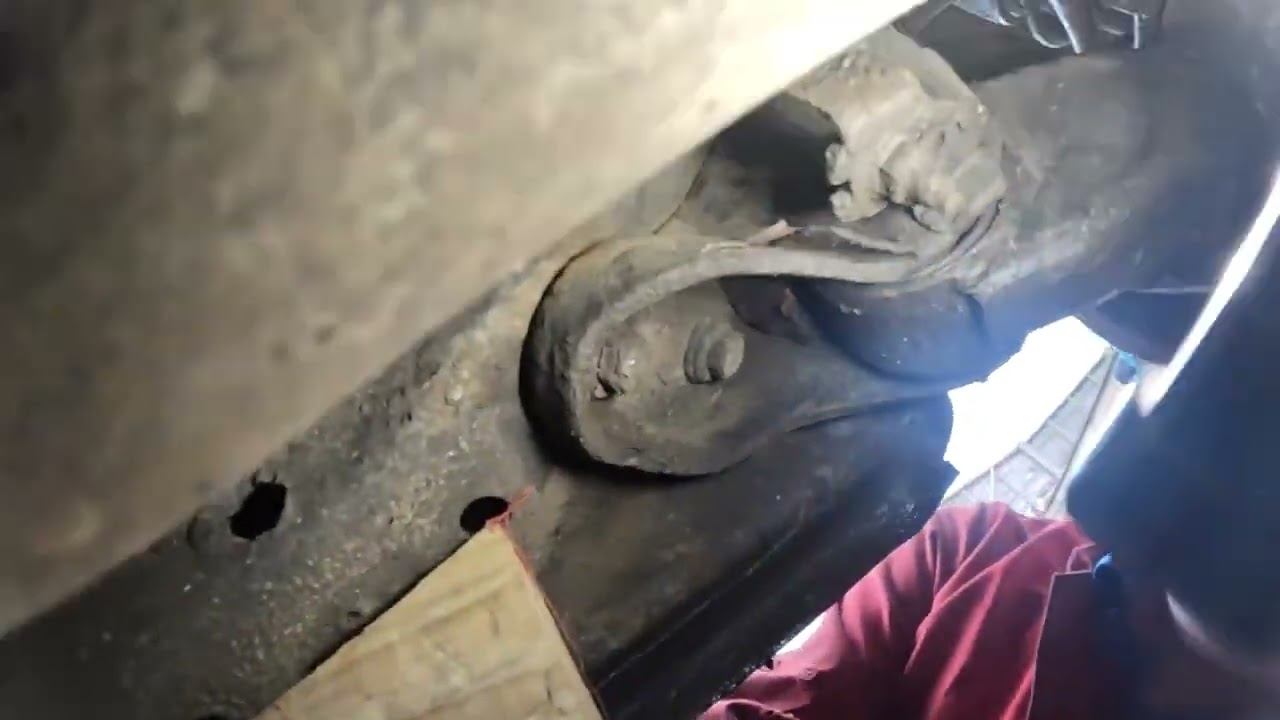 Ford Fiesta MK6 Part 1 (Rear Cross Member/Axle Bushes replacement )