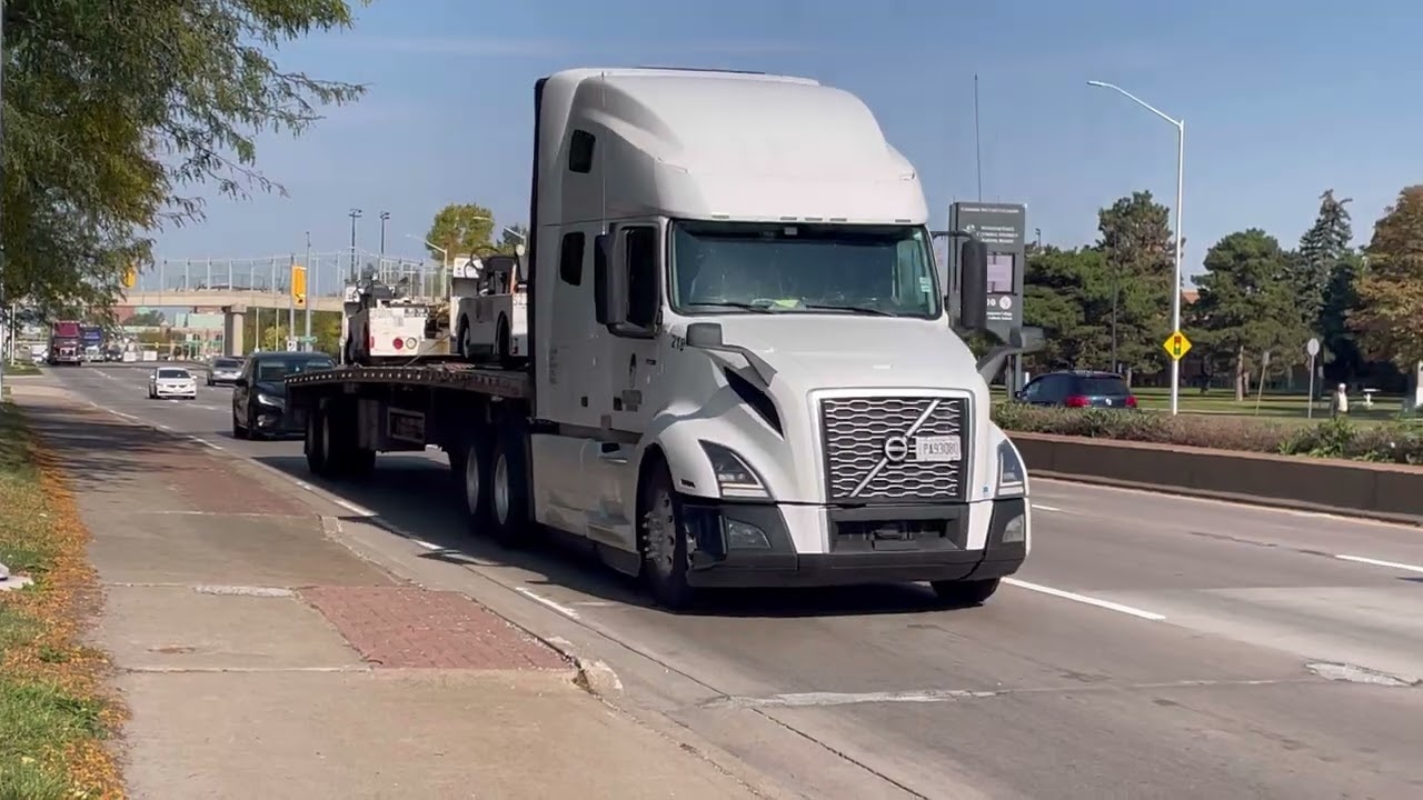 TRUCKER MADNESS / Calm Friday Truck Viewing