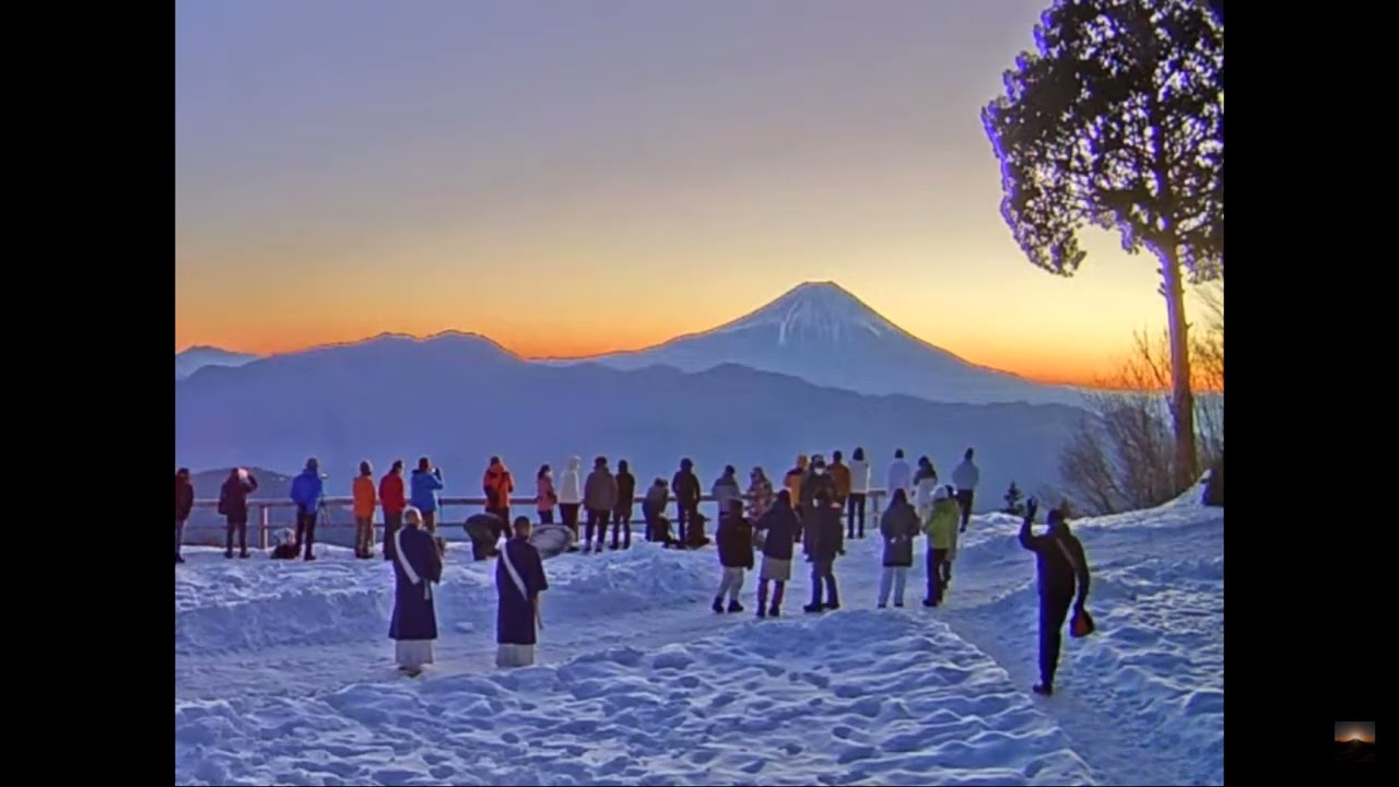【元旦】2023年1月1日 七面山（標高1,982m）から見た美しい富士山とご来光映像