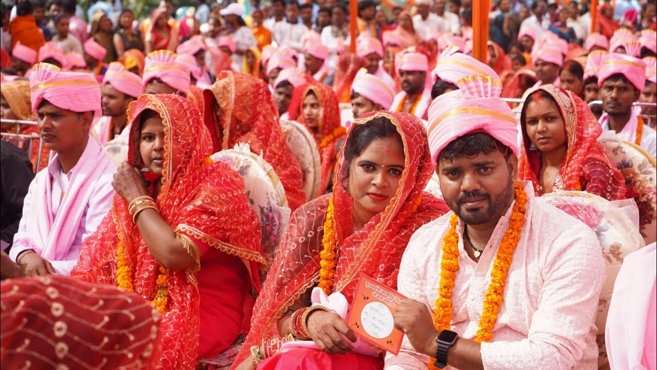 जौनपुर महोत्सव सामूहिक विवाह में दूल्हा दुल्हन ने ये क्या बोल दिया | Jaunpur Mahotsav 2024