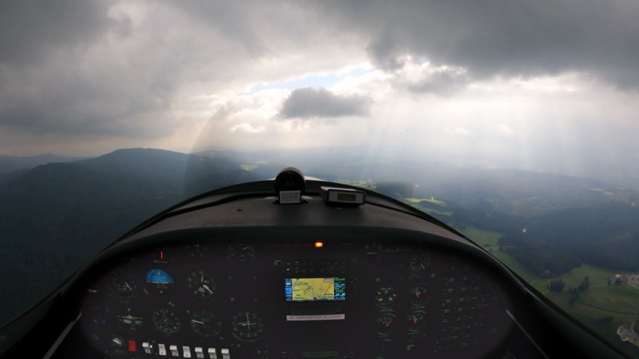2021/09 VFR A211 LKLN - EDMV, Low Clouds