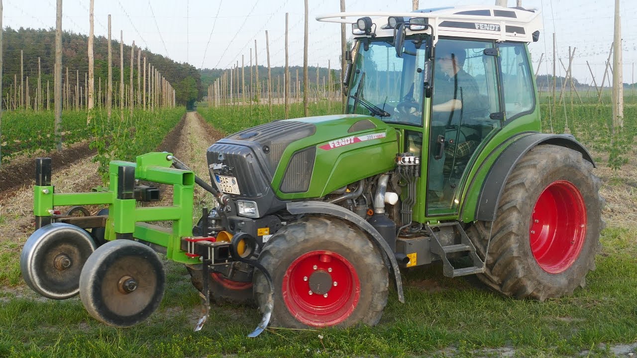 Hopfen Ackern 2023 🍺 Fendt 209 P Vario mit Seitenger&auml;t und Frontgrubber!