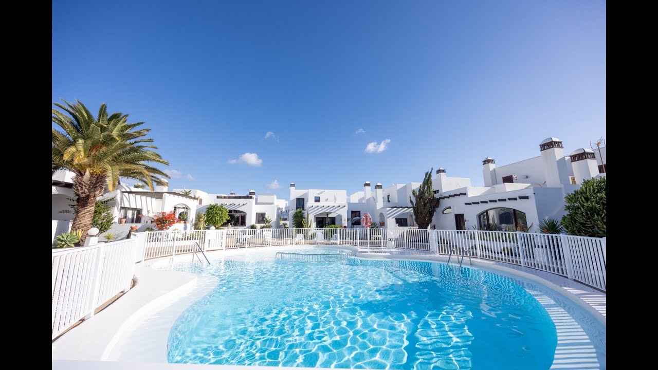 L325096 - Semi-detached 3 bedroom duplex in the heart of Costa Teguise