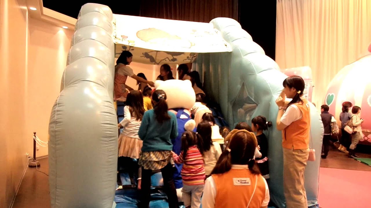 サンリオピューロランド！キティちゃん滑り台上る！ふわふわキッズランド動画！Sanrio Puroland animation