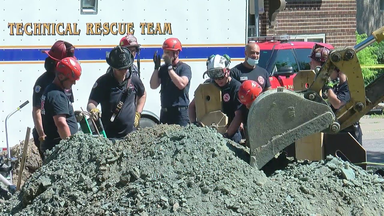 1 of 2 bodies recovered after construction trench collapses in St. Paul
