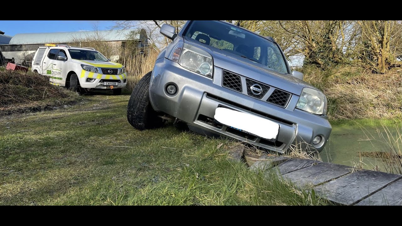 Specialist 4x4 Vehicle Recovery Operation in Dihewyd Wales.