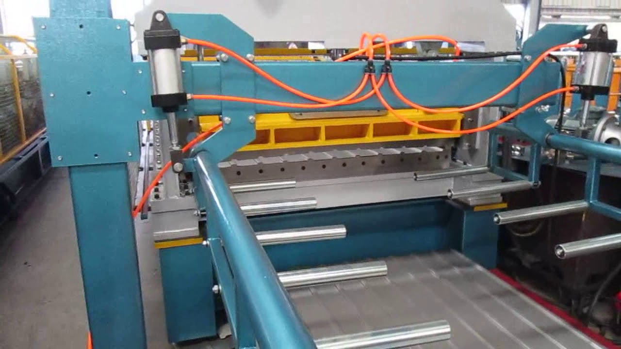 European standard T8 roll forming machine for metal roof with CE certificate  to Hungary