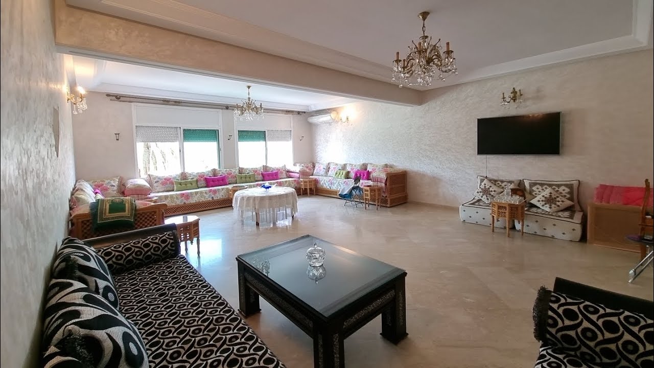 شقة ممتازة بواجهتين للبيع بفاس وسط المدينة قرب نادي المعلمين 140م² APPARTEMENT À VENDRE À FÉS