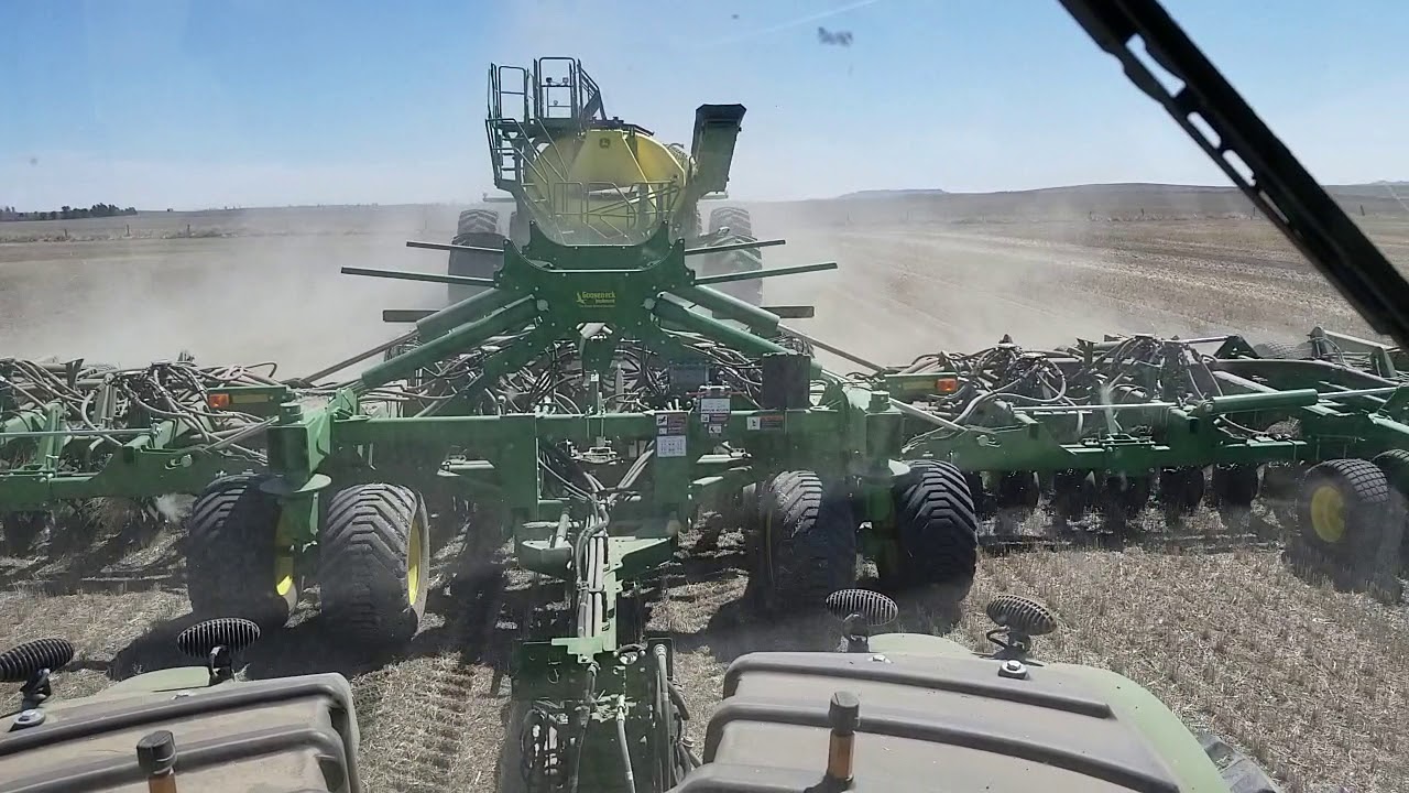 John Deere 1895 air drill with c850 cart demo