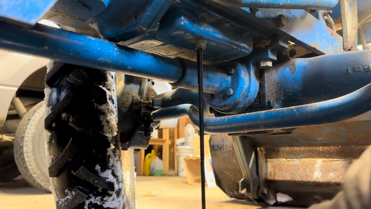 Ford 1700 Tractor Engine Oil & Filter Change; Plus Fuel Injector Pump Lubrication Discussion