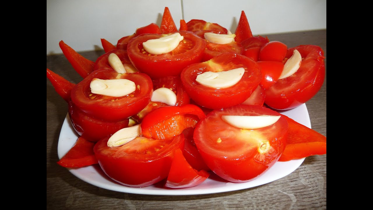 МАРИНОВАННЫЕ ПОМИДОРЫ ПОЛОВИНКАМИ. ЭТИ ПОМИДОРЫ СМЕТАЮТСЯ МОМЕНТАЛЬНО!