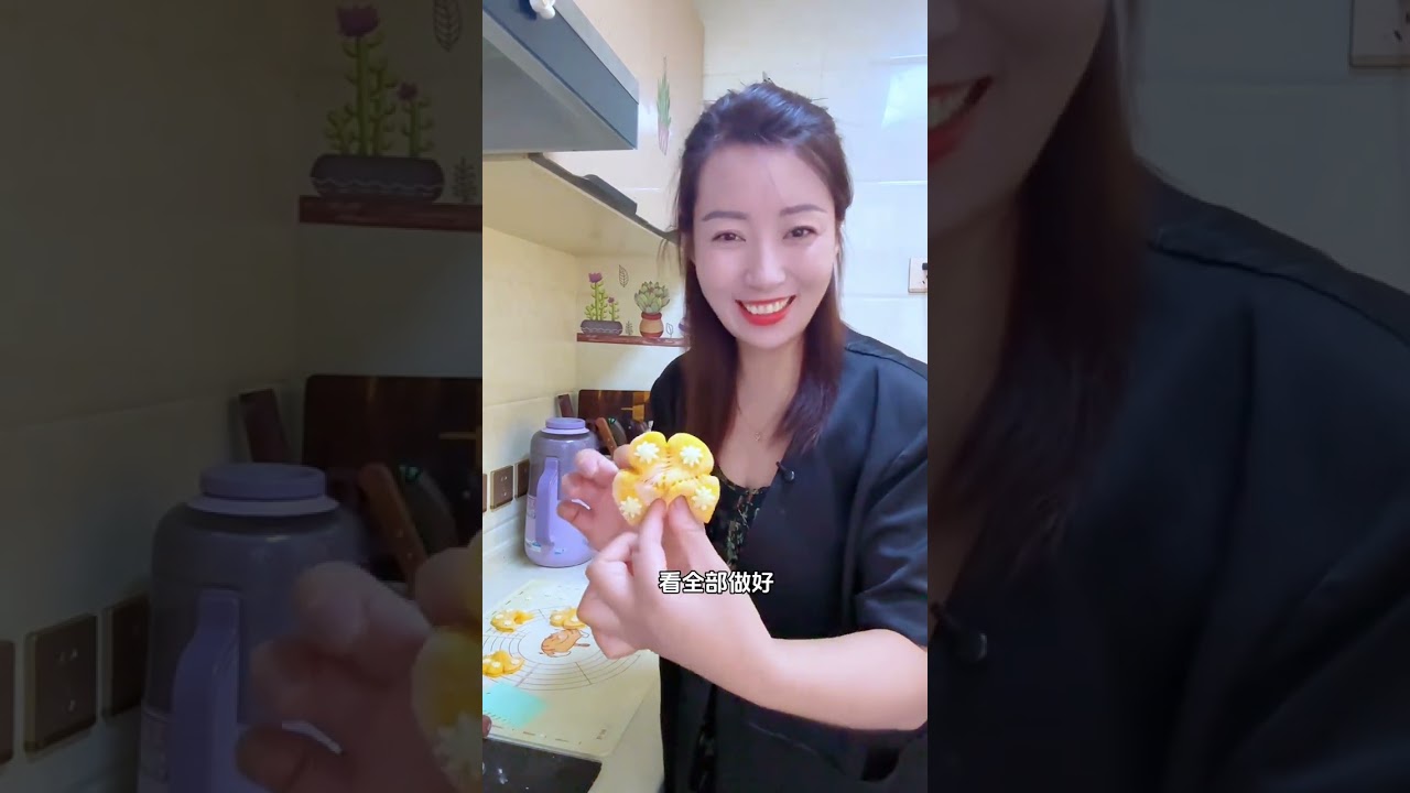 用南瓜做了个高颜值的南瓜荷叶饼，夹各种肉菜都可以，水嫩鸡排的这个做法，可以试试哦，很嫩也很入味！# 在家做美食 # 我的厨房日记