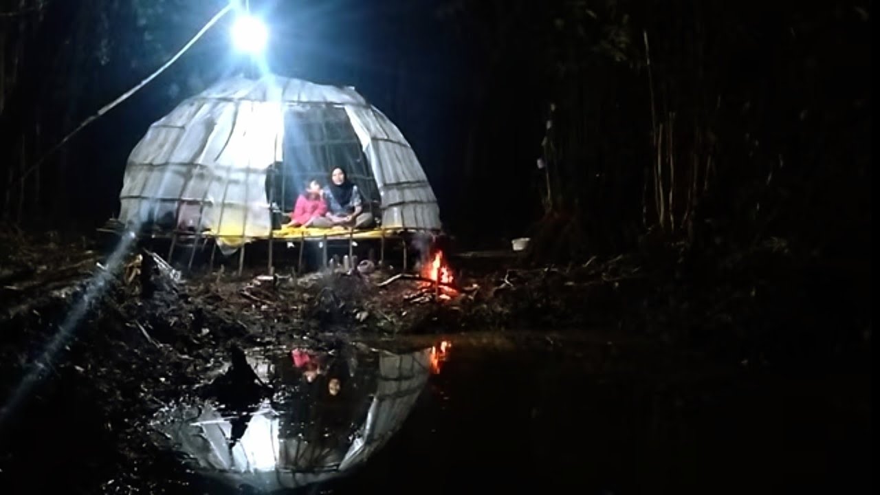 Camping hujan deras di hutan pinggir sungai mancing makan enak tidur nyenyak di shelter 