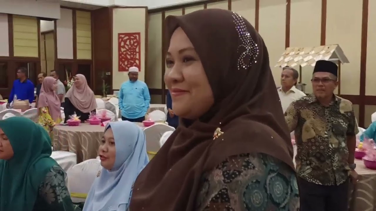 Majlis Persaraan Cikgu Johari bin Mamat SEKOLAH KEBANGSAAN PUSAT CHABANG TIGA,KUALA TERENGGANU.