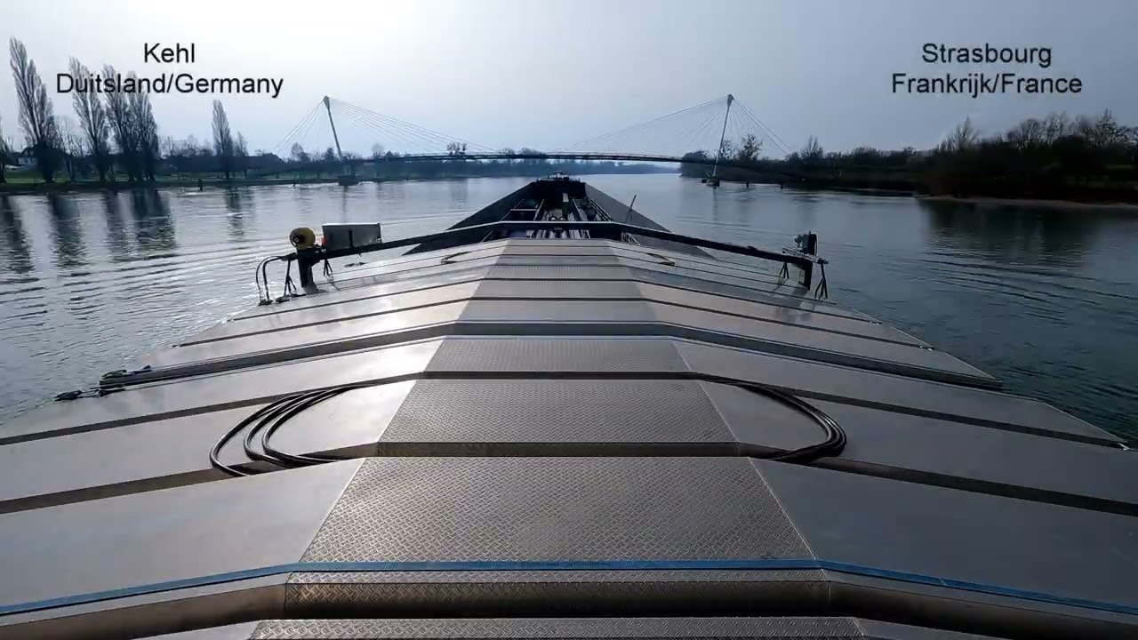 Vaart van sluis Iffezheim naar sluis Ottmarsheim.