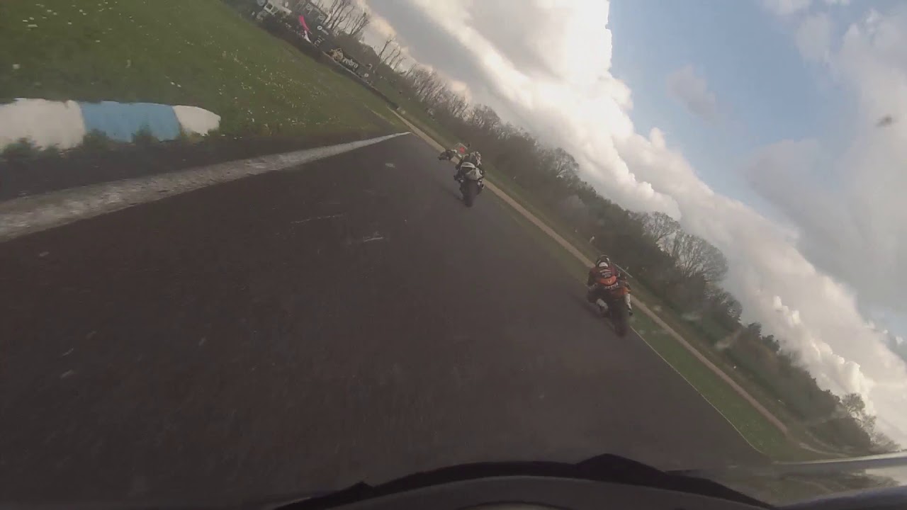 vince r6 filmé par max cbr600 ultimate cup 2018 Carole