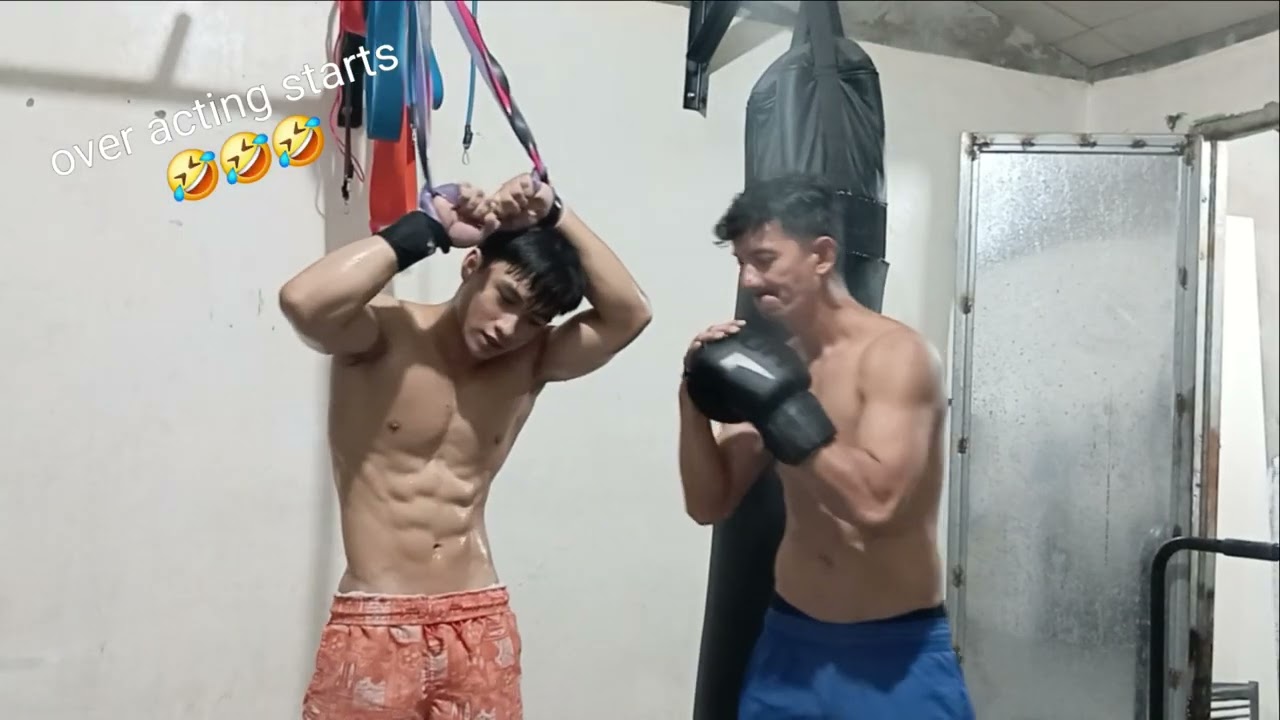 Просто удары в живот в спортзале | Переигрывание 🤣🤣🤣