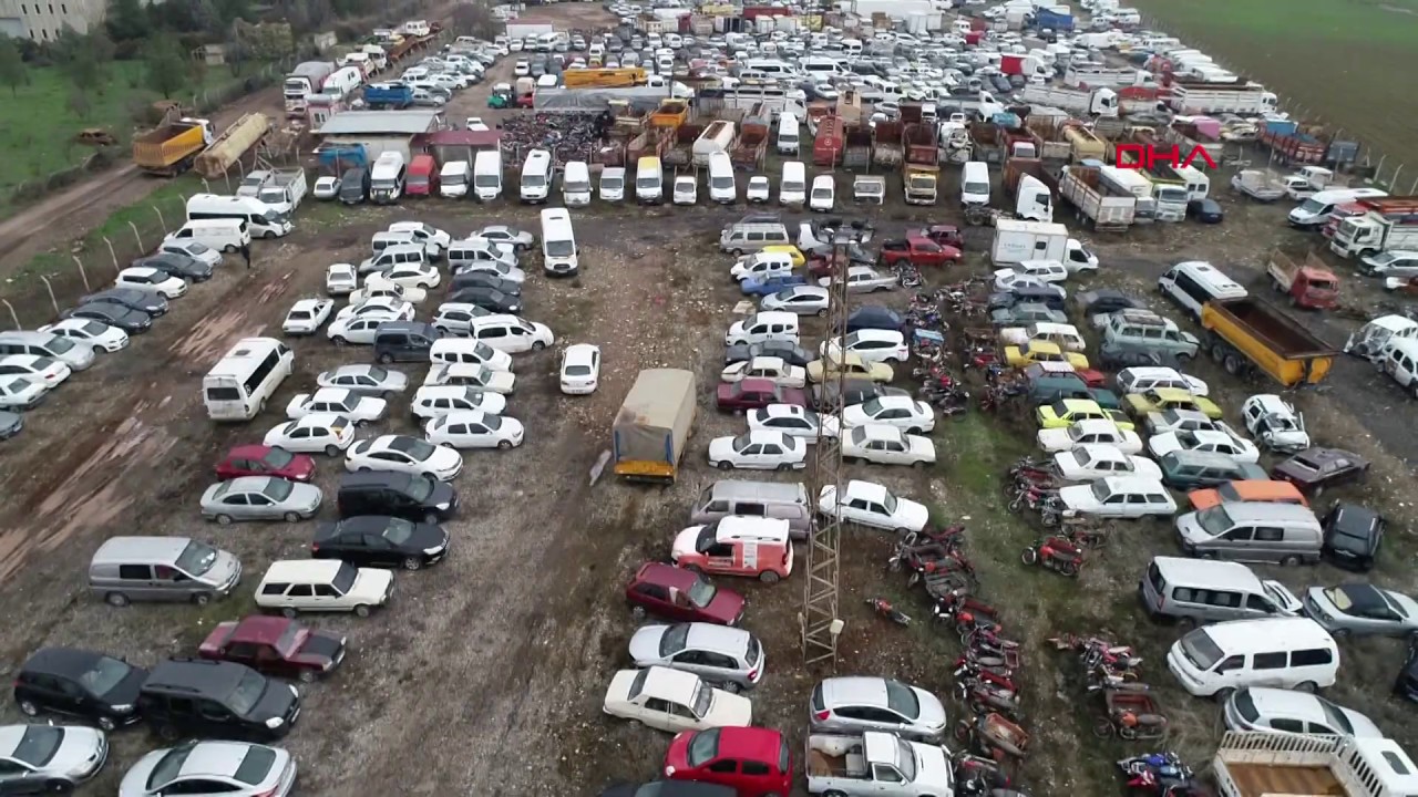 Yediemin otoparklarında bulunan araçlar çürümeye terk edildi