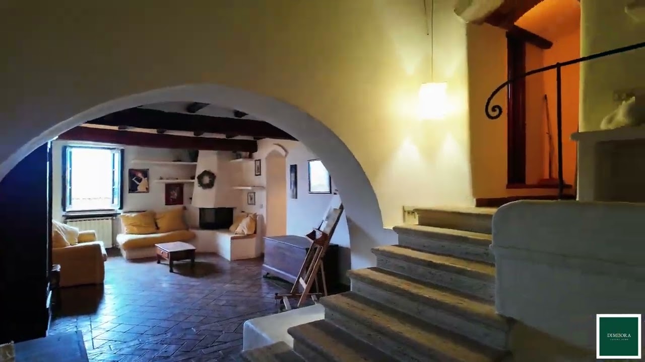 V2269 - Affascinante casa rustica indipendente con dettagli storici, Arpino (FR)