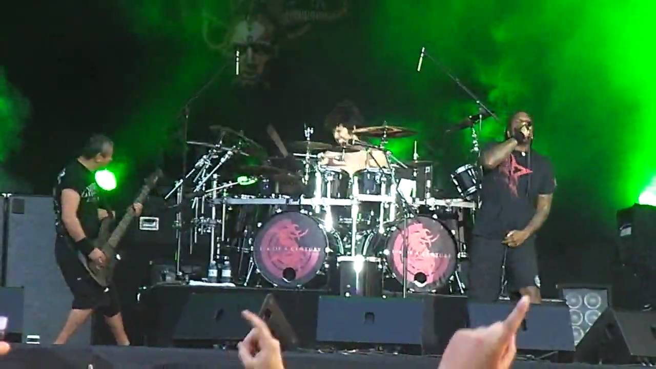 Hellfest 2010 - Sepultura Intro ++