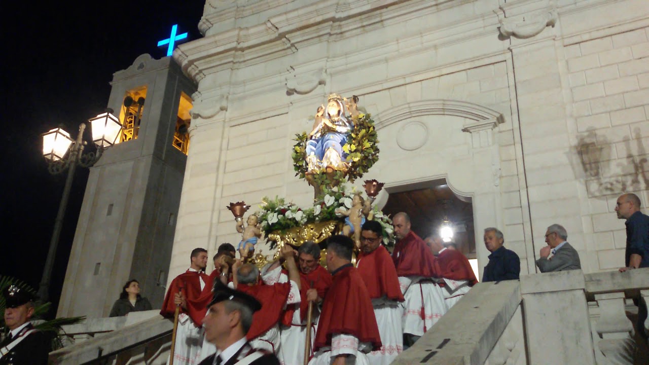 Apricena (Fg) - Maria SS dell'Incoronata di Apricena Uscita dal Santuario 28/04/2018