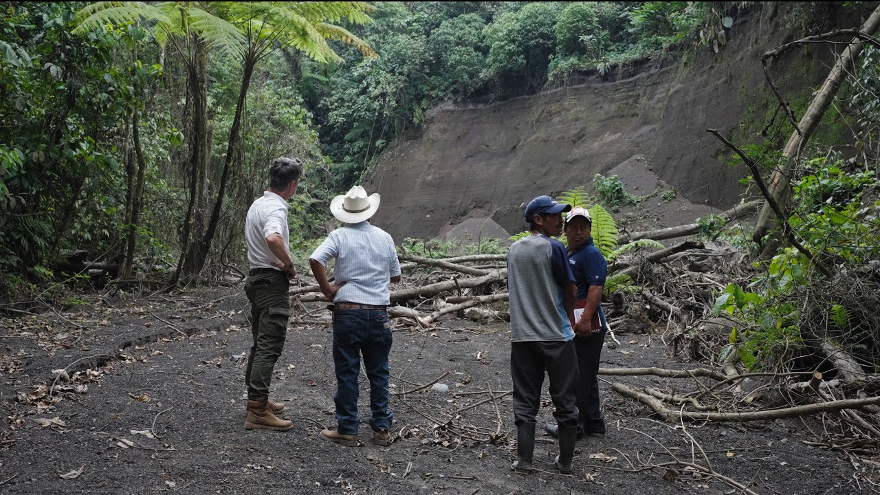 Río Ceniza – Volcán de Fuego Guatemala | Microdocumental We Are Water Foundation