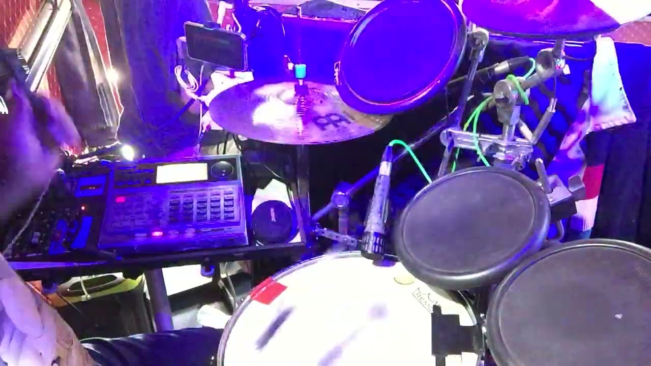 มุมกลอง 4.ซาวด์สด ม่วนๆ หมอลำเบาๆ [บ่าวก้าน  ชัยอนันต์] (รถแห่สายทองมิวสิคหน่วยที่ 1.) 