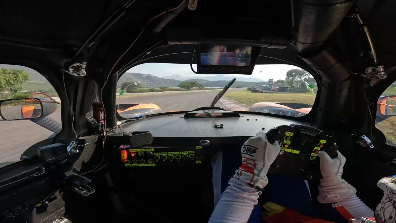 1001 kms de Yahuarcocha - Miguel Villagomez - Ligier JSP320