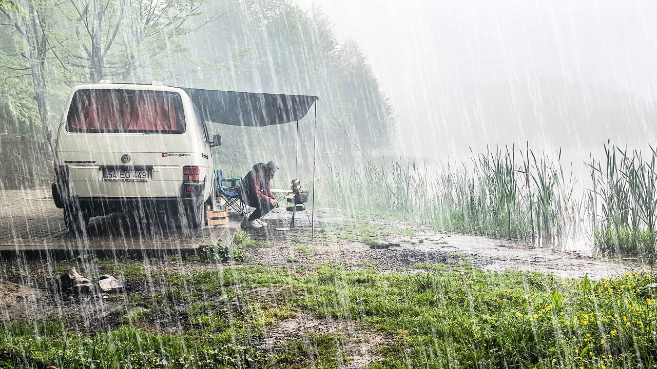 Yağmurlu Havada Karavan Kampı | Çoraplarıma Kadar Islandım