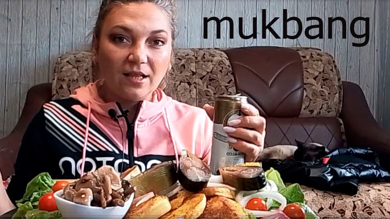 Mukbang. Скумбрия, лучок, картошка и пивко. Пьяная не адекватная, предупреждаю ;)