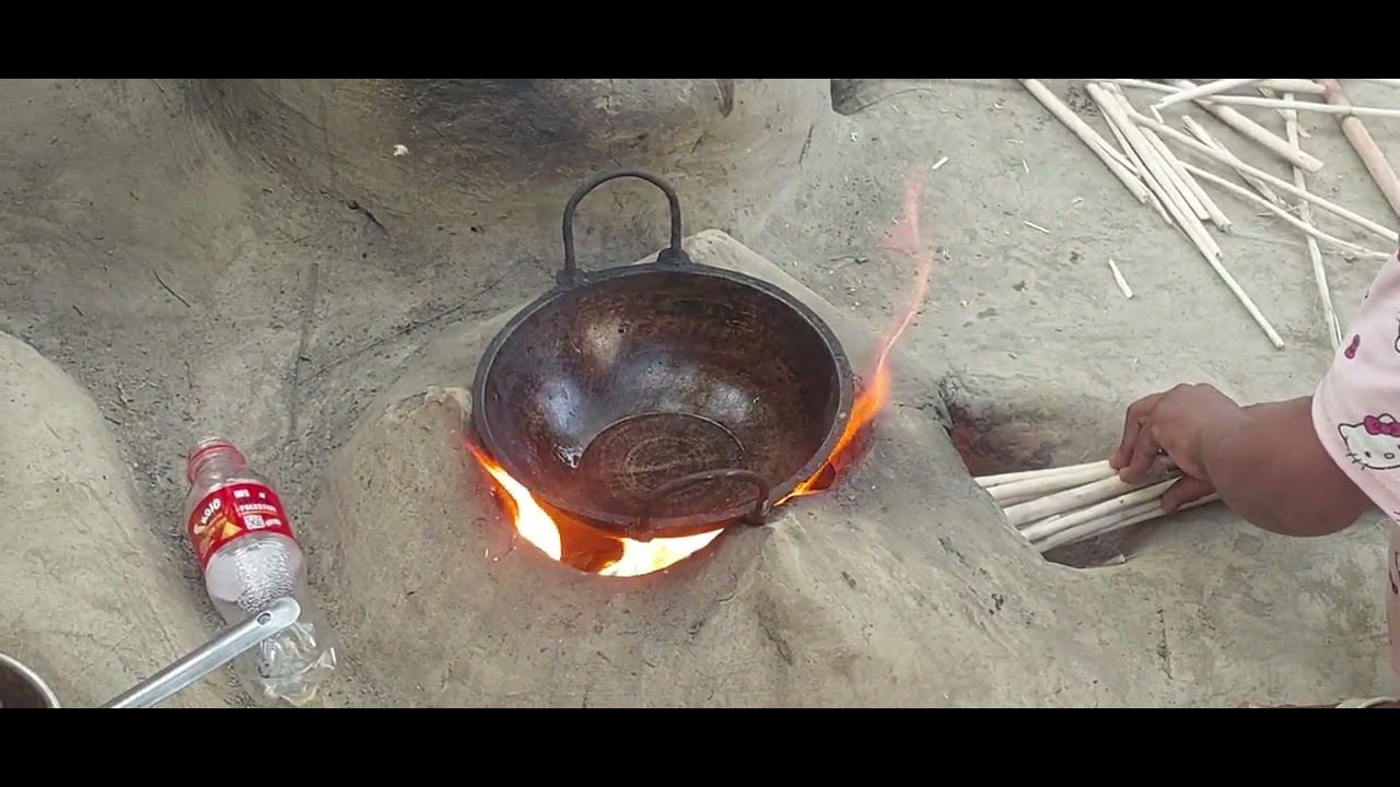 কোনো ফিল্টার না, কোনো এডিট না ❤️ Just real moments | Kids frying papor in village