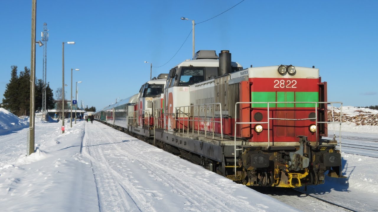 Finland: Kolari, two VR class Dr16 diesel locos starting up and working a Helsinki sleeper train