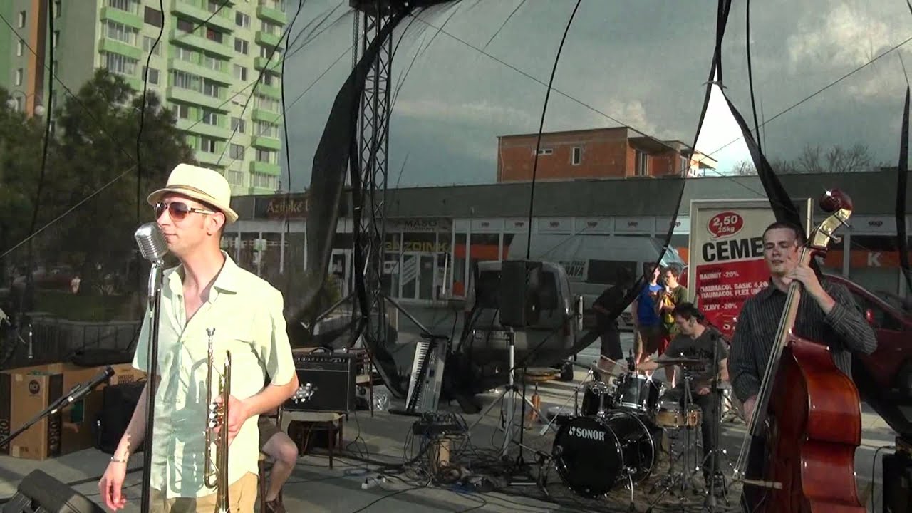 Lukáš Bečka -  Senica 1. máj 2012  LB swing quartet