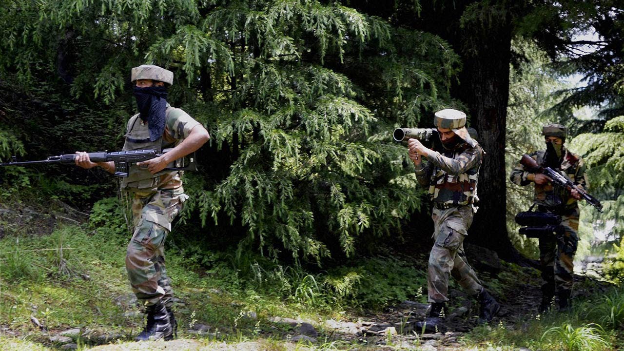 Pakistan's troop violate ceasefire along LOC in Kashmir