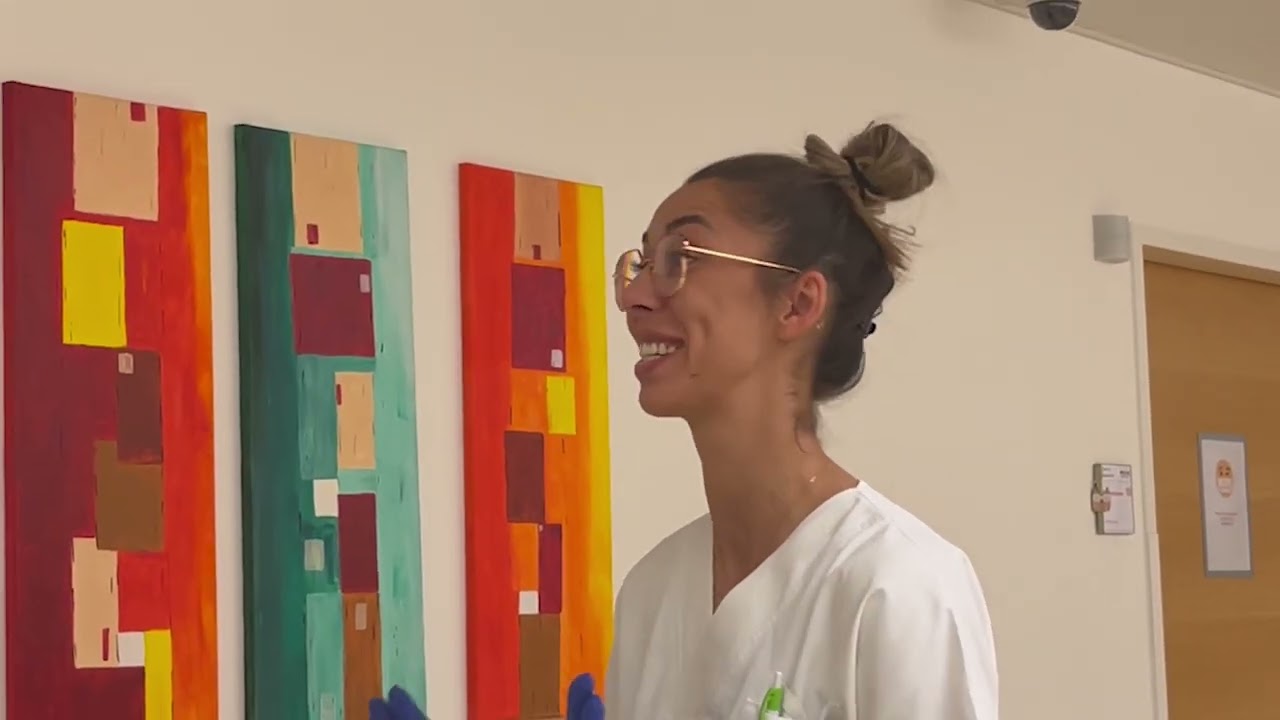 Dajana macht Karriere: Quereinstieg in die Pflege!