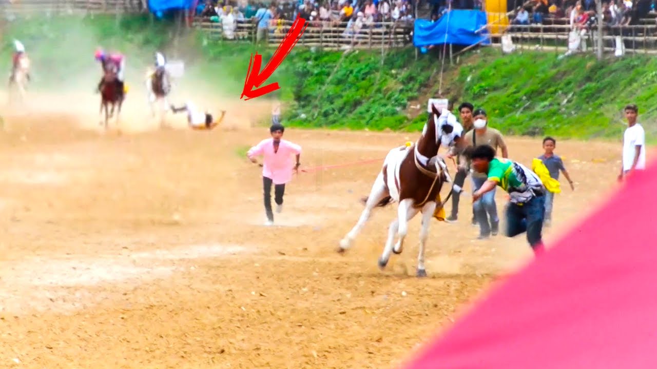 Insiden Pacuan Kuda di Kelas Sagalo Open Race Tradisional Batusangkar