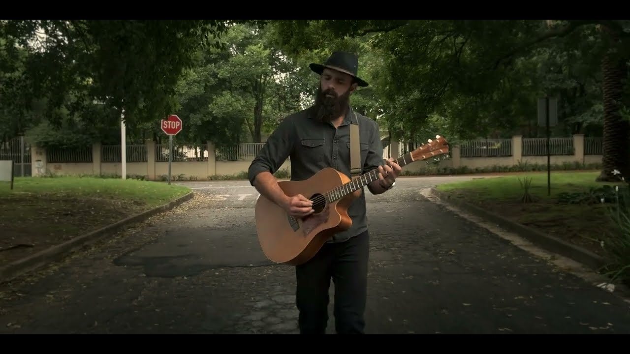 Neil Nachtrein - Voer My Vir Die Berge (Offisiële Musiekvideo)